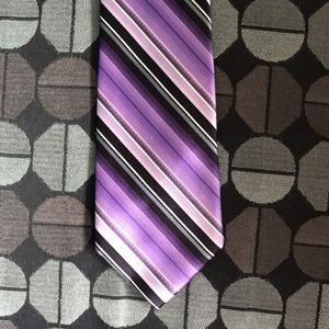 💝 $1 when Bundled 💝 JF J. Ferrar Purple & Black Stripe Tie